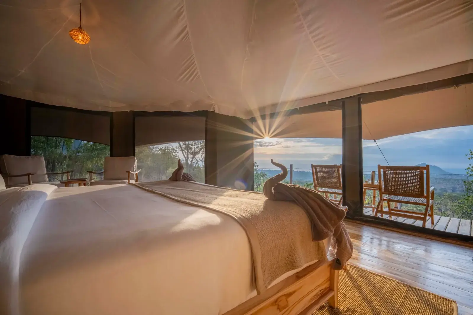 Tented camp room with a view over the Serengeti savannah